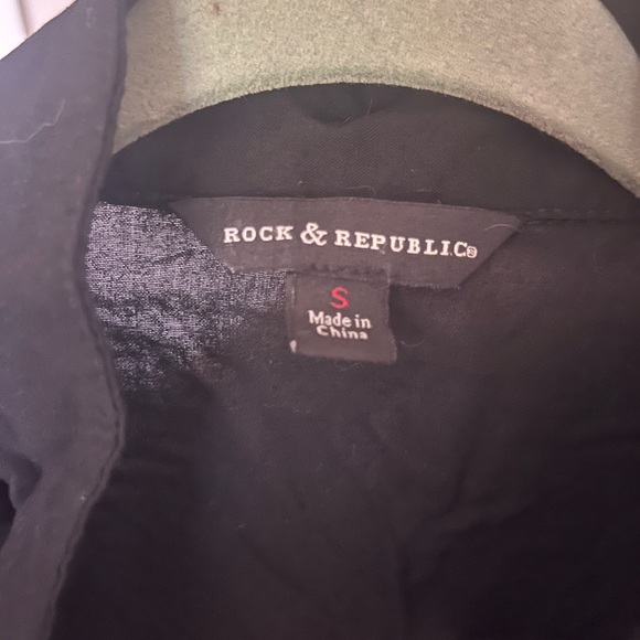 Gradient buttoned top - Picture 3 of 3